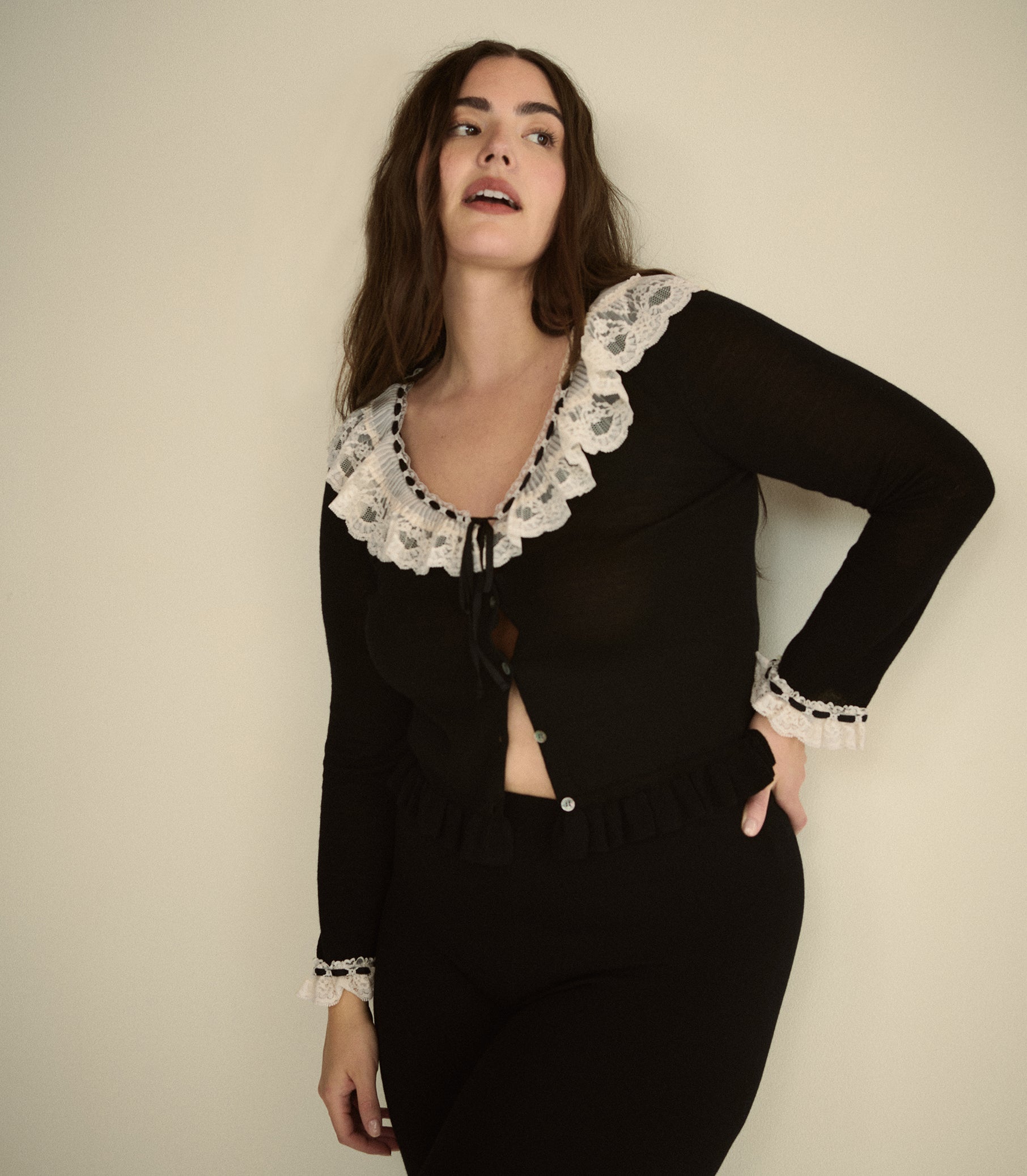 AUBRIELLE CARDIGAN -- BLACK